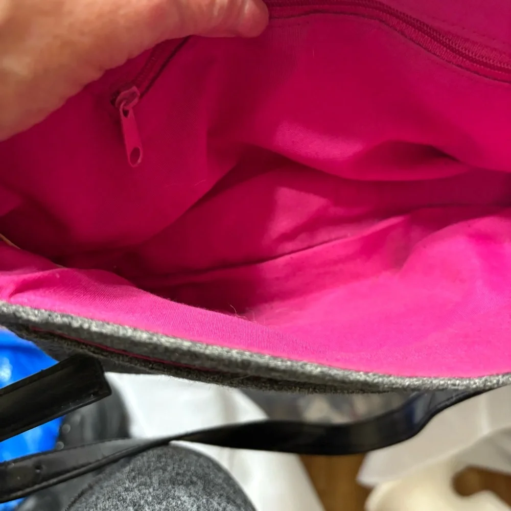 Baguette bag in grey wool and black leather with silver-tone hardware. - Picture 8 of 8